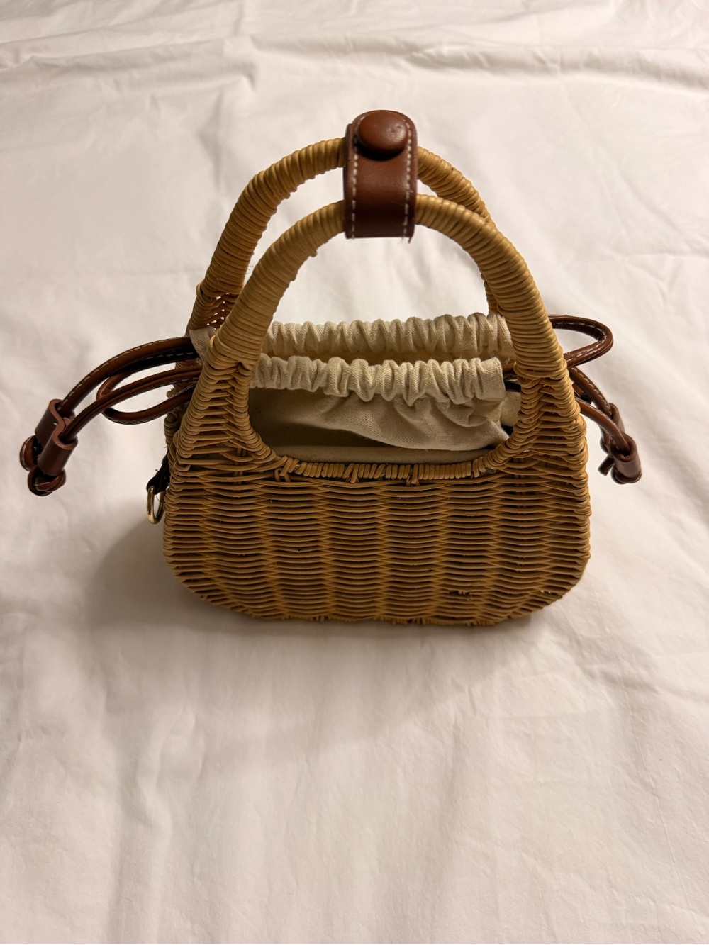 ZARA Woven Rattan Top-Handle Bag with Cream Drawstring Liner (158) - Picture 4 of 12